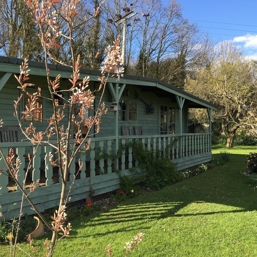 The Lodge On The Marsh Brading Exterior photo